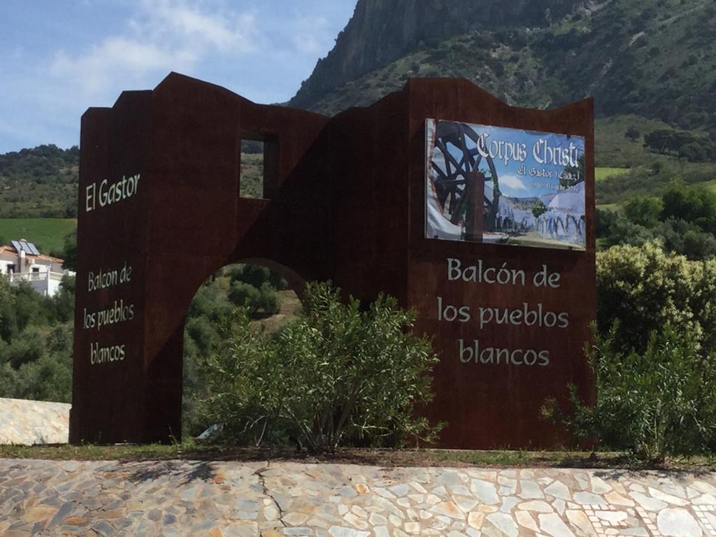 Los Cazadores El Gastor Bagian luar foto